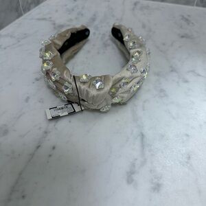 Lele sadoughi crystal star knotted in ivory velvet